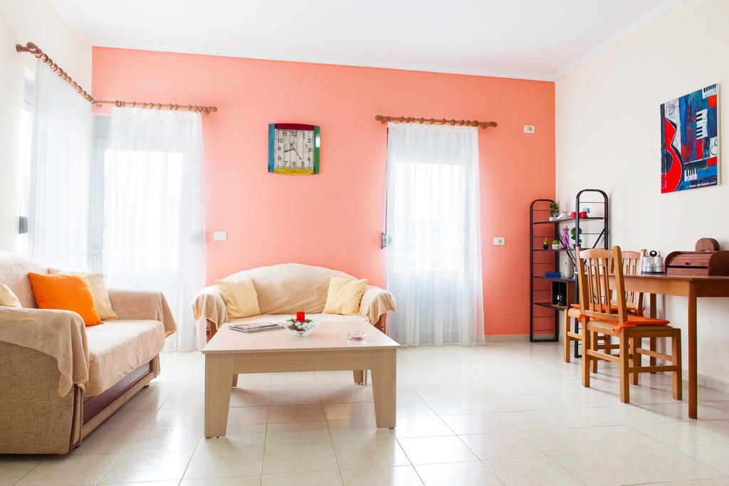Work-Friendly Central Apartments, Саранде Екстериор снимка